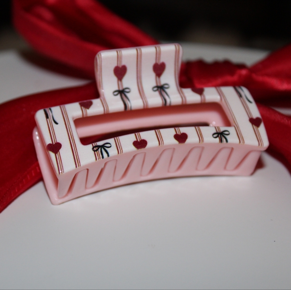 Sweetheart Sampler Mini Claw Clip - Cupid's Ribbon
